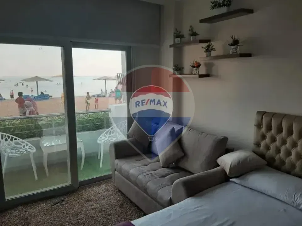 studio for sale side seaview cecelia resorte