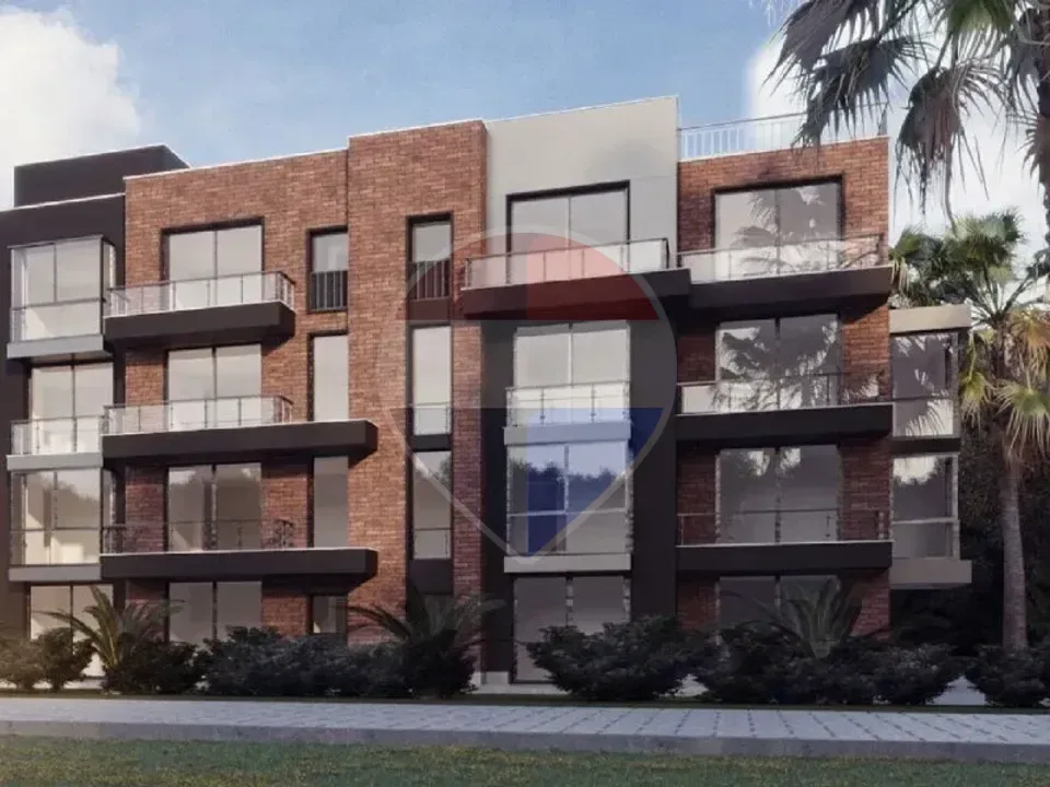 For Sale in New Giza – King's Range Studio with Stunning Lake and Golf View