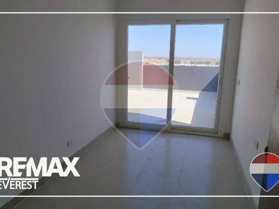 Penthouse with kitchen in Kayan Compound