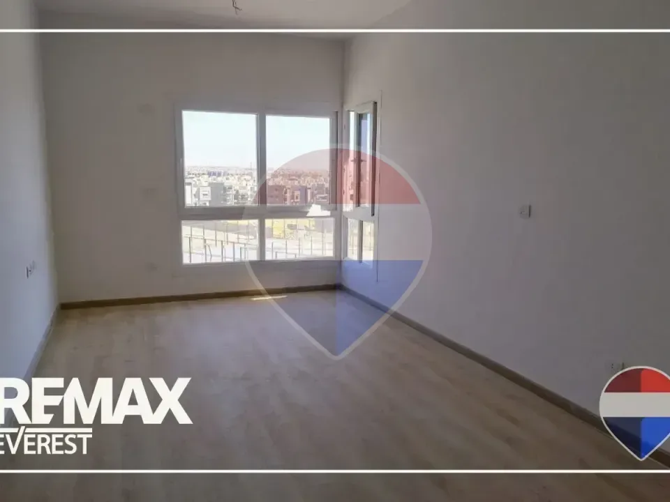 Penthouse with kitchen in Kayan Compound