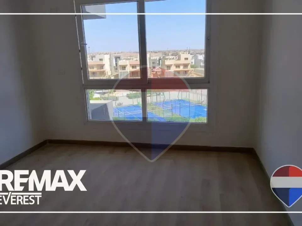 Penthouse with kitchen in Kayan Compound