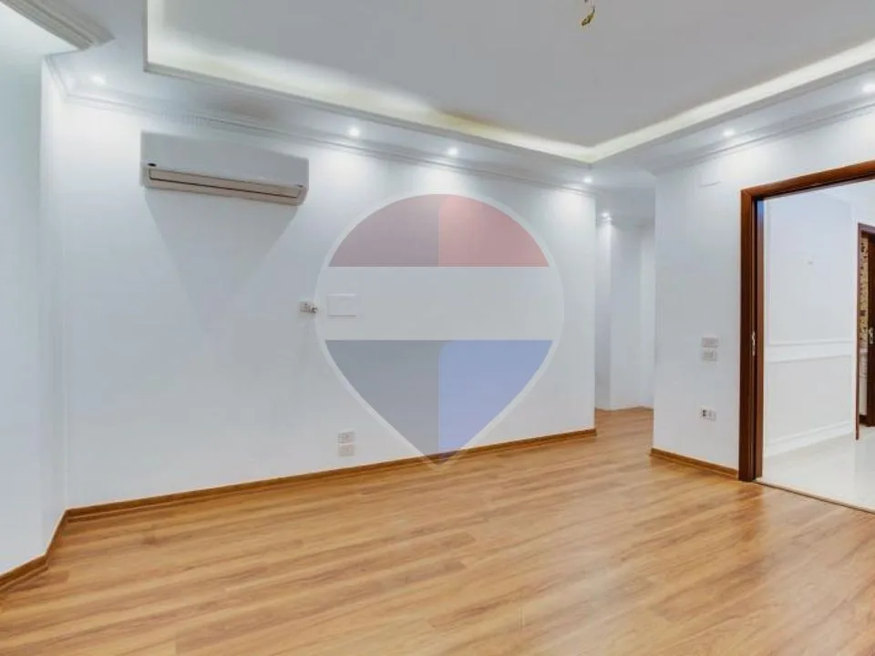 I-Villa Garden For Rent in M.V Giza Plateau
