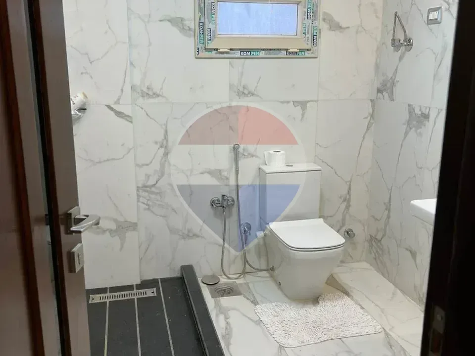 فيلا للبيع 300م الساحل الشمالي ( قرية حورس والرمال الذهبية )