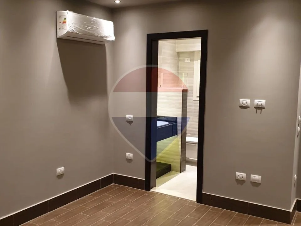 Resale Semi-furnished Penthouse -M.V Giza Plateau