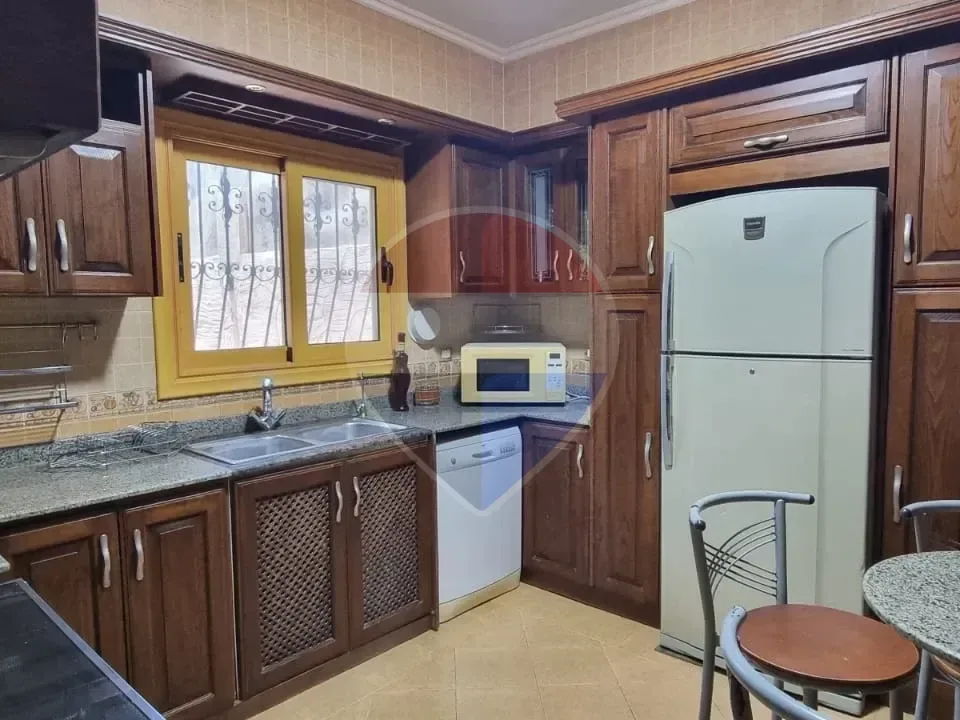 فيلا مفروشة بموقع مميز في كمبوند حدائق المهندسين