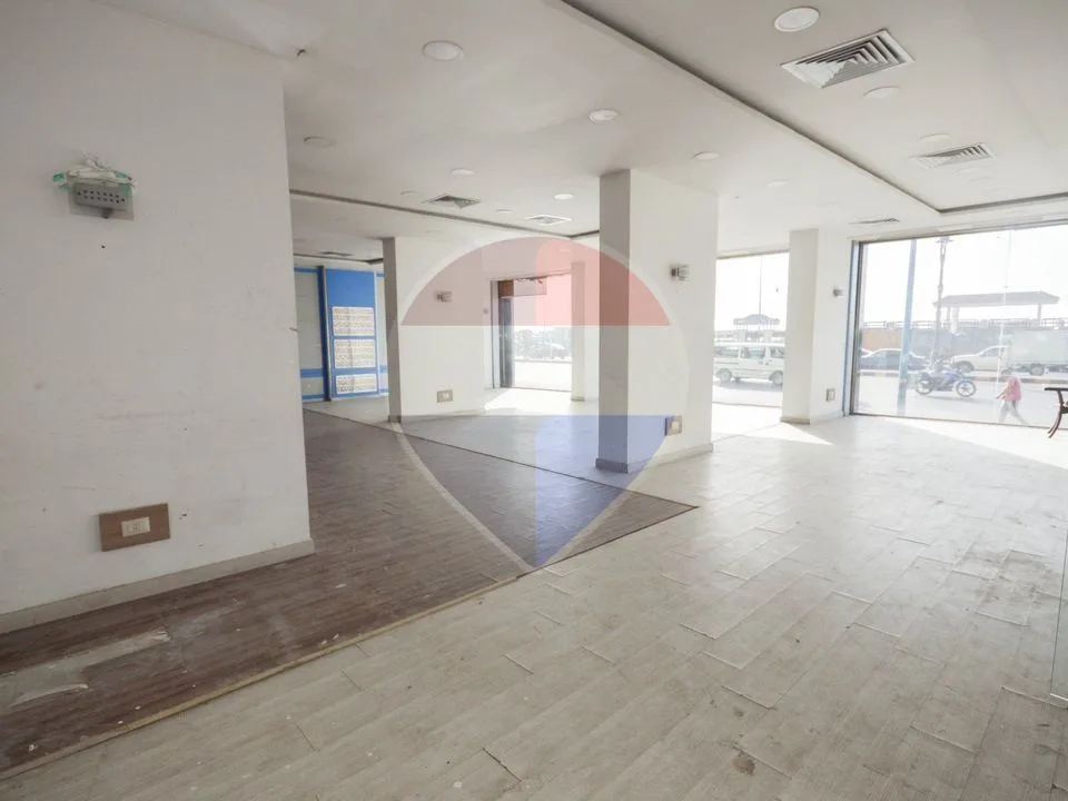 For rent, a 330 sqm shop in Ibrahima, directly on the sea