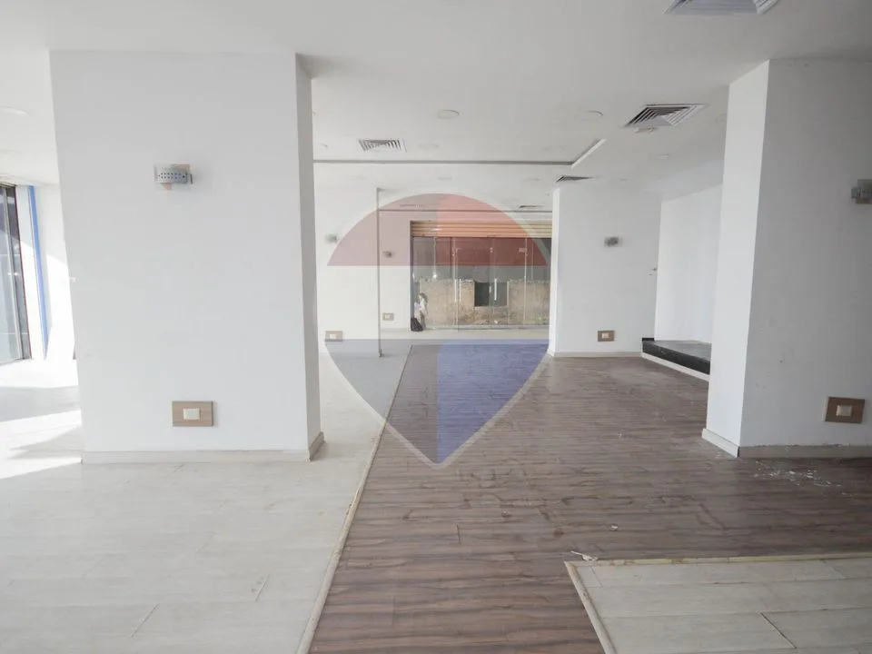 For rent, a 330 sqm shop in Ibrahima, directly on the sea