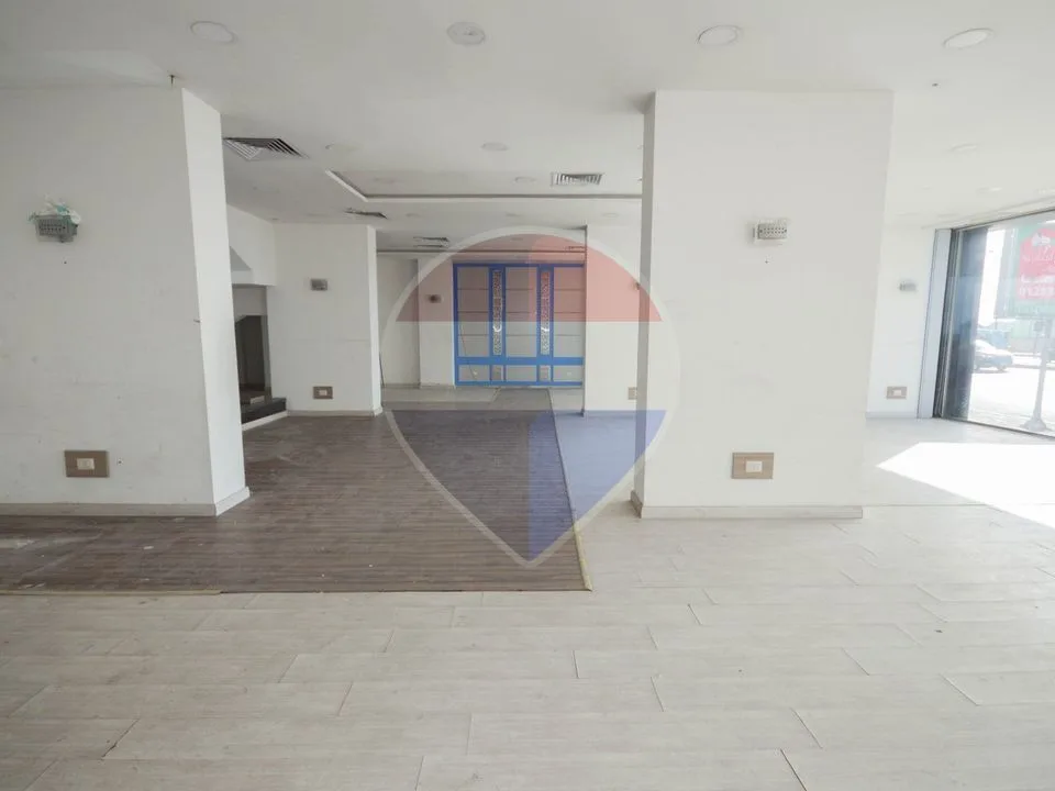 For rent, a 330 sqm shop in Ibrahima, directly on the sea