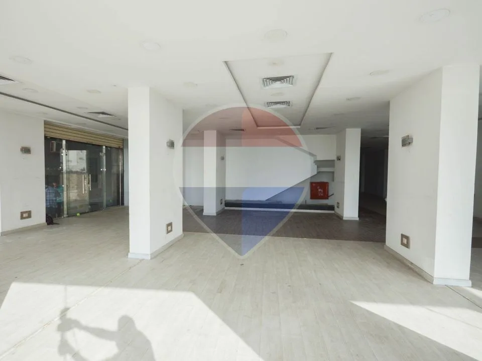 For rent, a 330 sqm shop in Ibrahima, directly on the sea