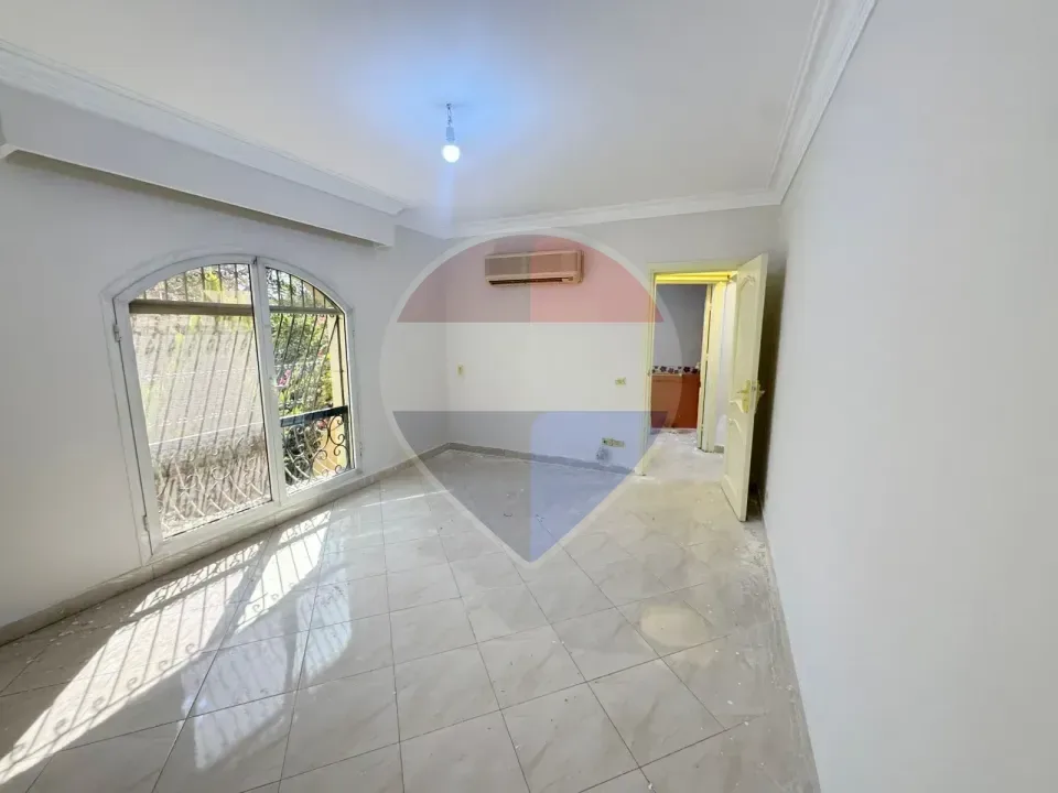 Middle townhouse in Mena Garden City
