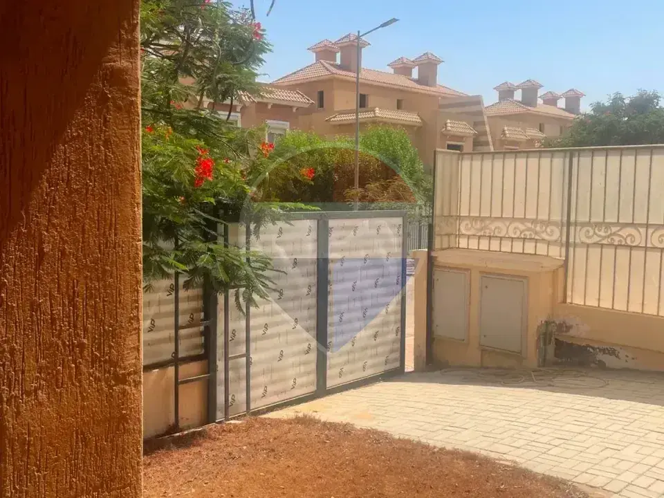توين هاوس للايجار نصف مفروش في نيوم اكتوبر