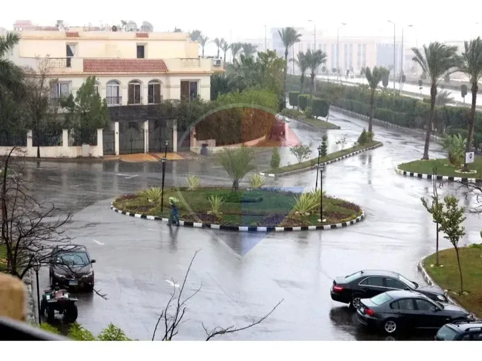 Prime location fully finished apartmnet in Zayed 2000