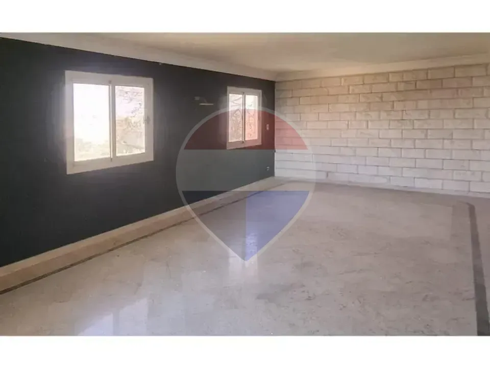 Prime location fully finished apartmnet in Zayed 2000