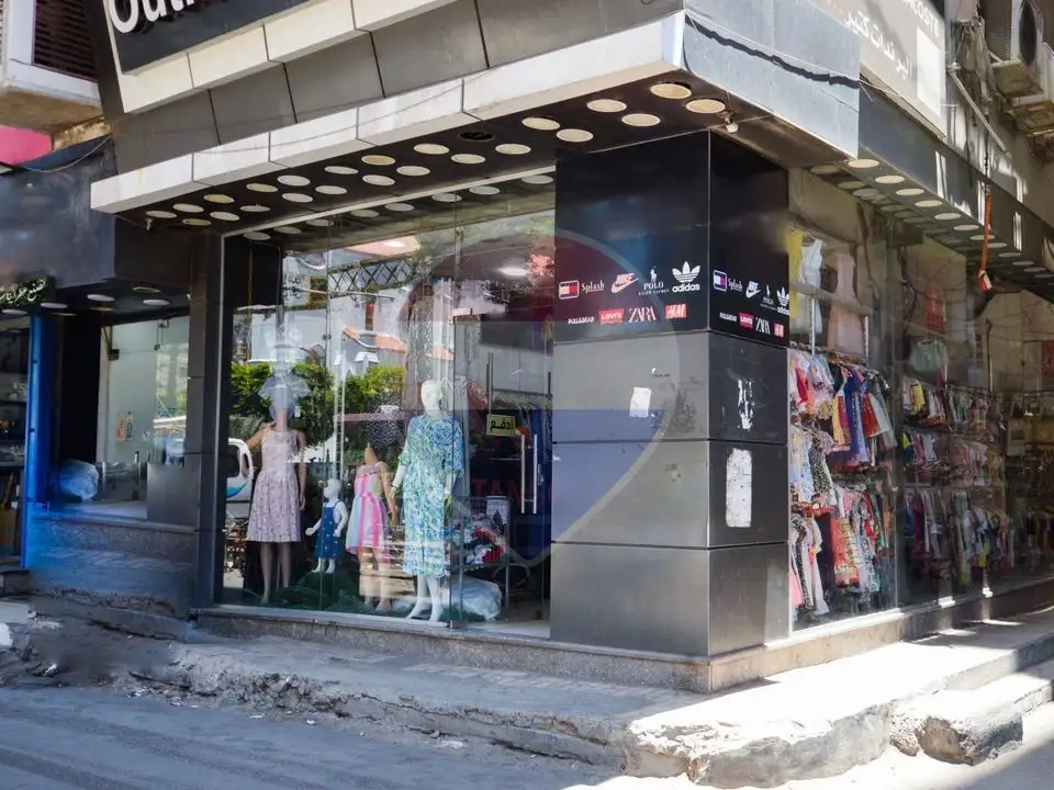 198 sqm shop for sale directly on a tram in the Raml area