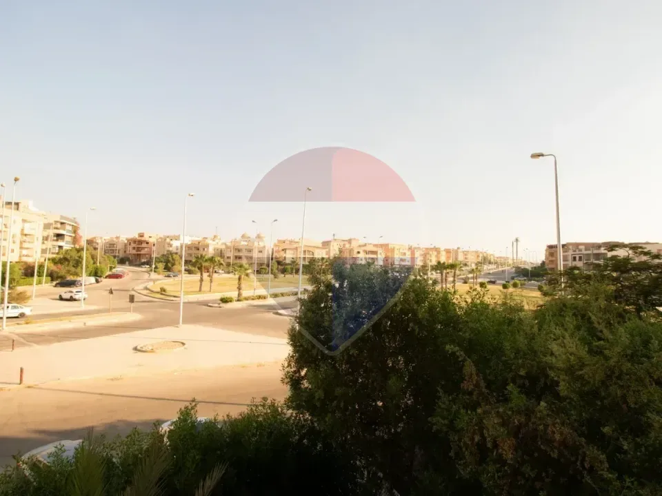 شقة مفروشة بالكامل في الحي الثامن – الشيخ زايد