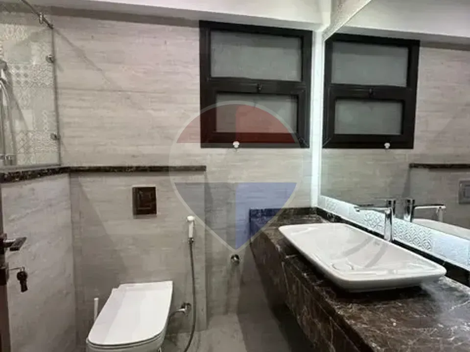 Duplex Garden in Eastown for rent