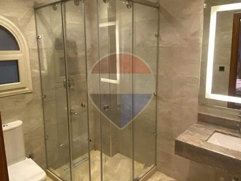 Furnished villa with pool in West Gate
