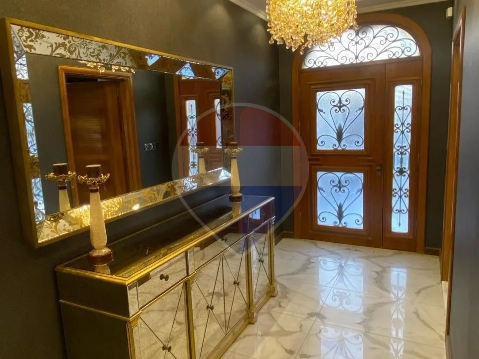 Furnished villa with pool in West Gate
