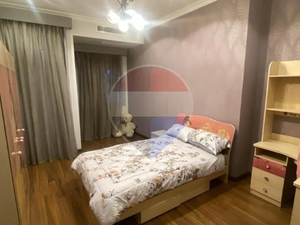 Furnished villa with pool in West Gate