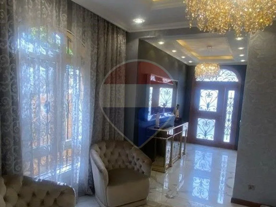 Furnished villa with pool in West Gate
