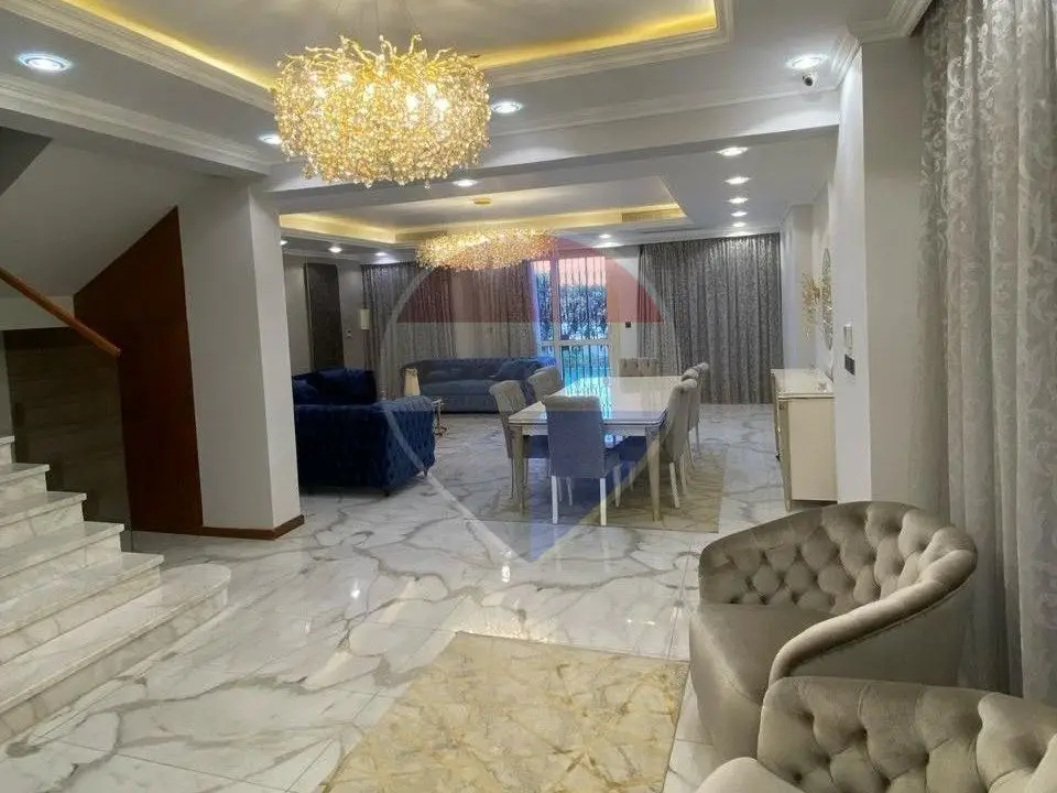 Furnished villa with pool in West Gate
