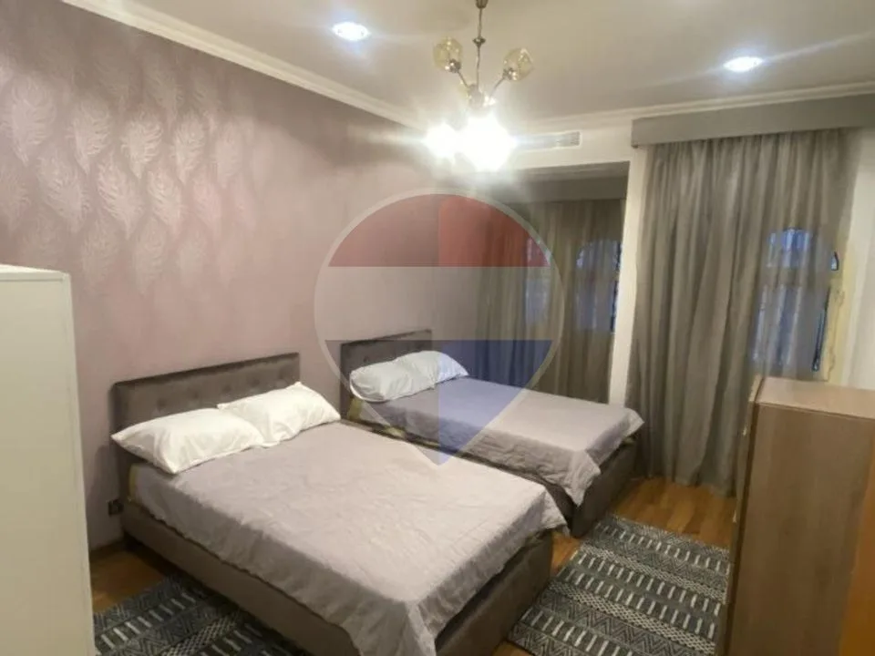 Furnished villa with pool in West Gate