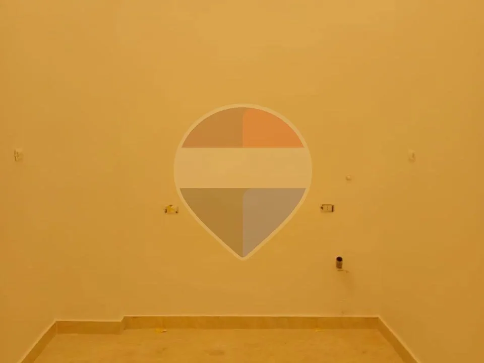Commercial Shop for rent in Family Mall