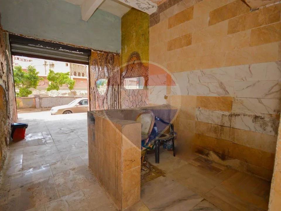 - Excellent location, shop for sale in Victoria (directly on the tram)