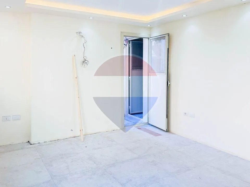 150 m² Administrative Office for Sale or Rent, Edmond Fremont Street, Smouha