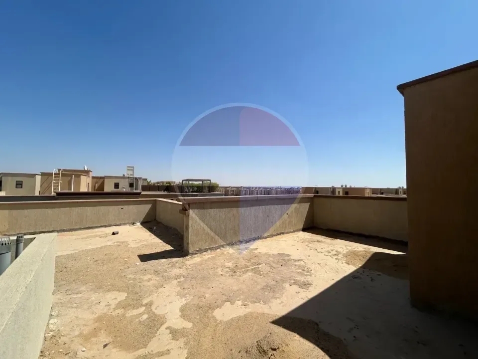 بنتهاوس نصف تشطيب سعر مميز في كمبوند جرين 5