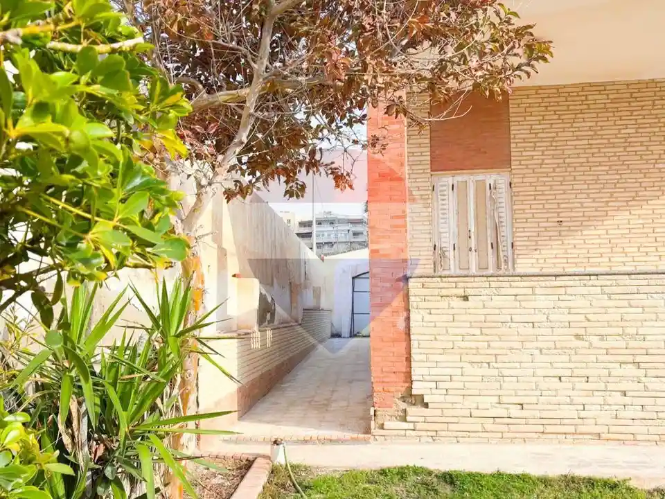 700 m² detached villa for sale in Hanoville, Ajami, second row from the sea, directly behind the governor's villa.