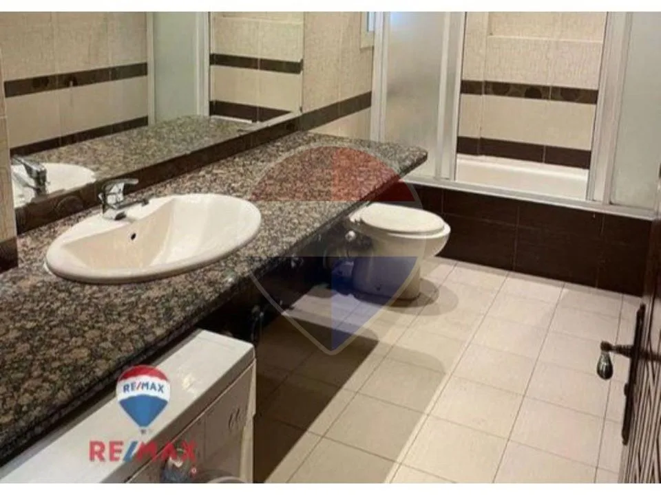 Ready to move townhouse in La Rosa next to Garden8