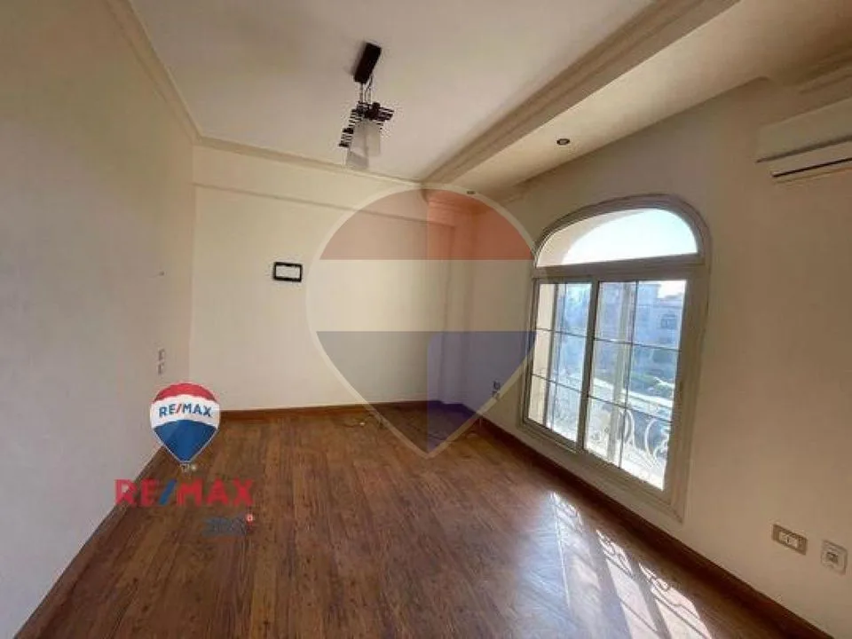 Ready to move townhouse in La Rosa next to Garden8