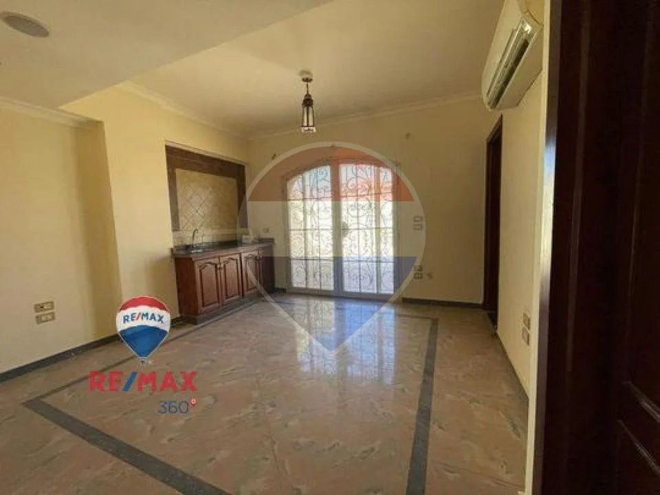 Ready to move townhouse in La Rosa next to Garden8