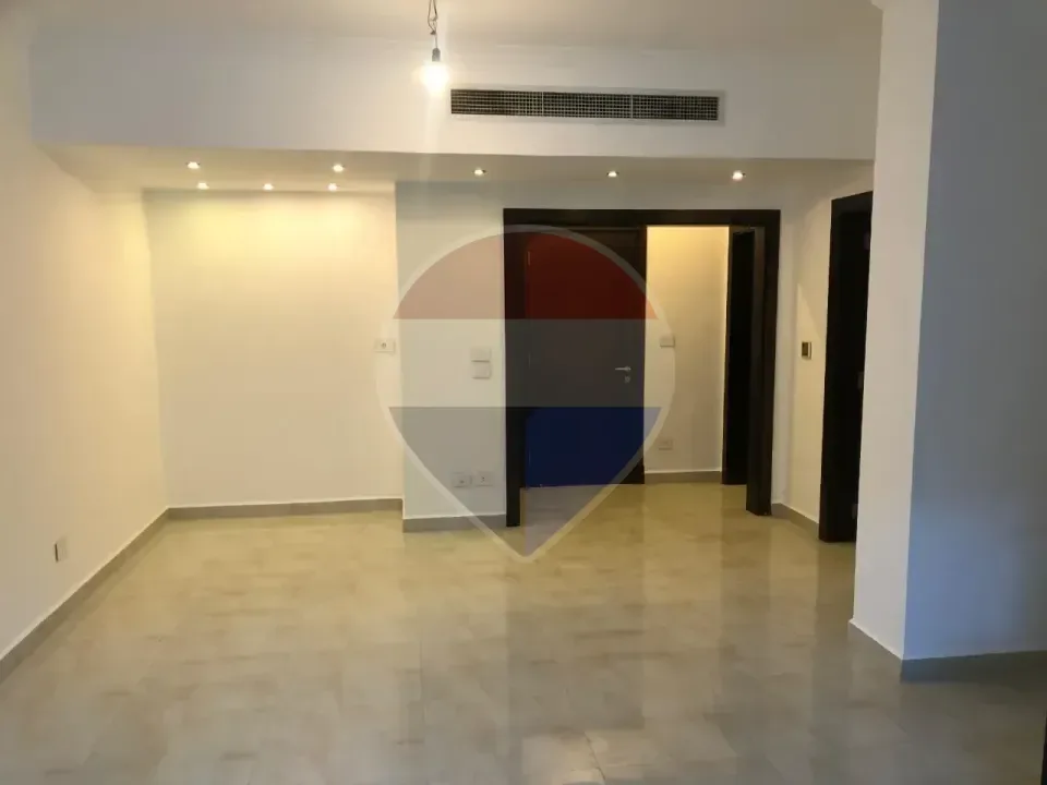 شقة نصف مفروشة للإيجار في ويست تاون سوديك، زايد