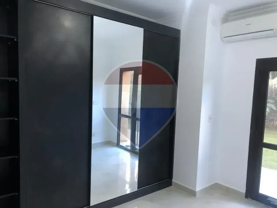 شقة نصف مفروشة للإيجار في ويست تاون سوديك، زايد