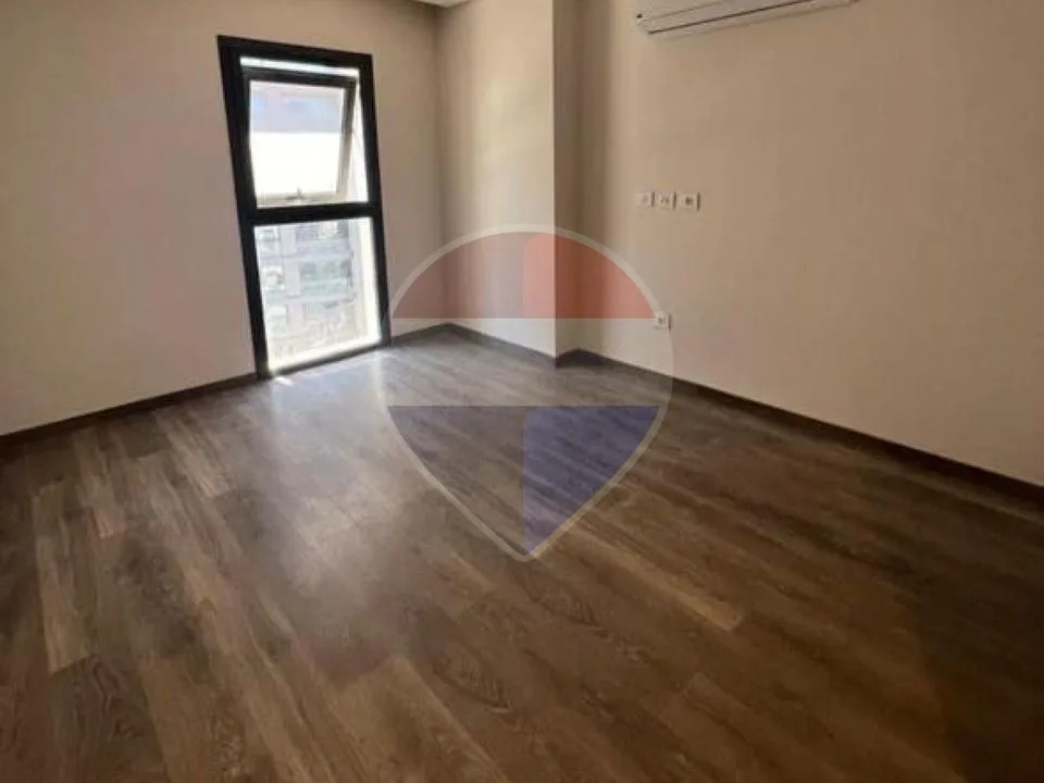 Great View Apartment With Nany Room In Zed Towers