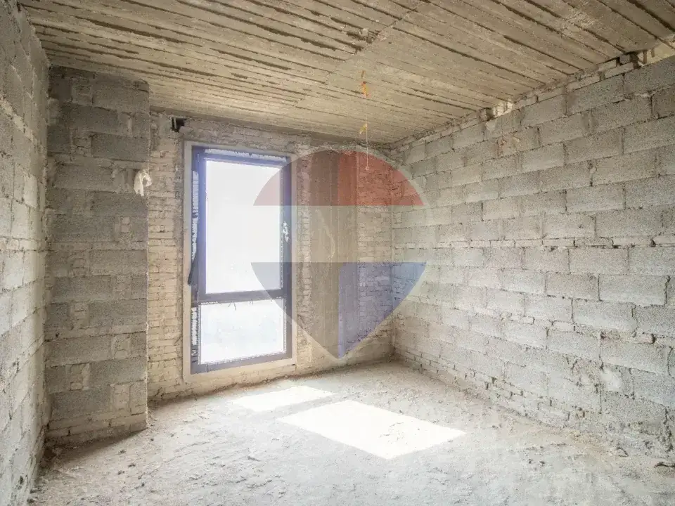 Semi-finished duplex with roof -Private entrance