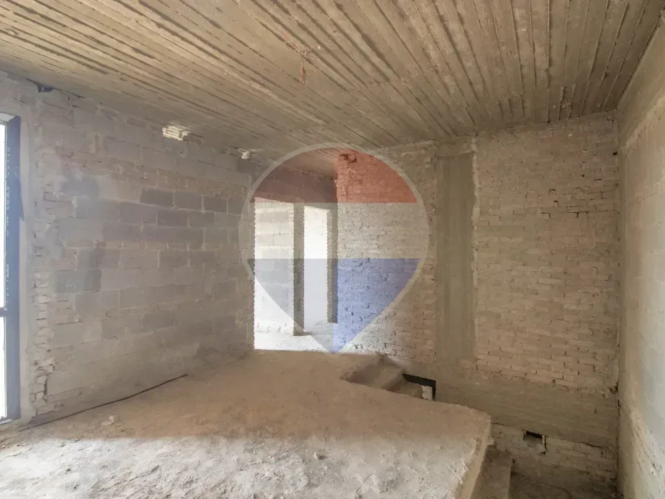 Semi-finished duplex with roof -Private entrance