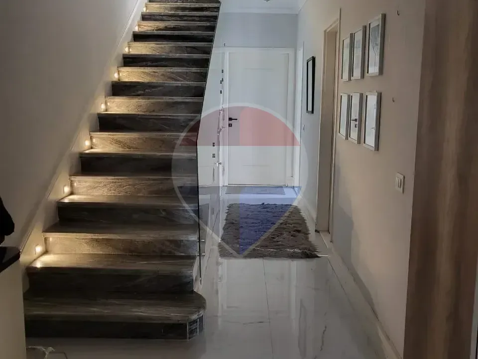 Semi-furnished I-Villa Roof in Mountain View