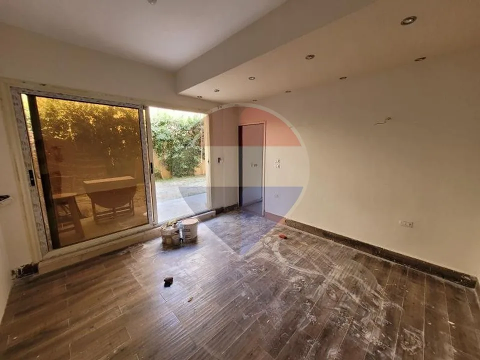 Finished apartment with garden-Very prime location