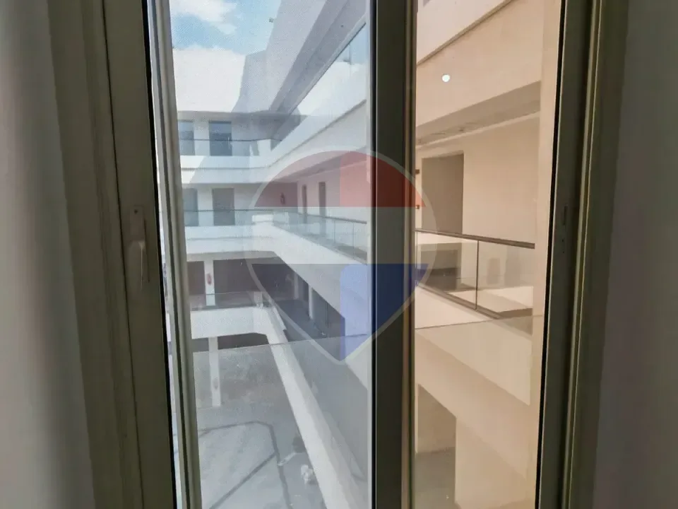 عيادة للإيجار في مول سيلفر جيت أمام كمبوند أدريس
