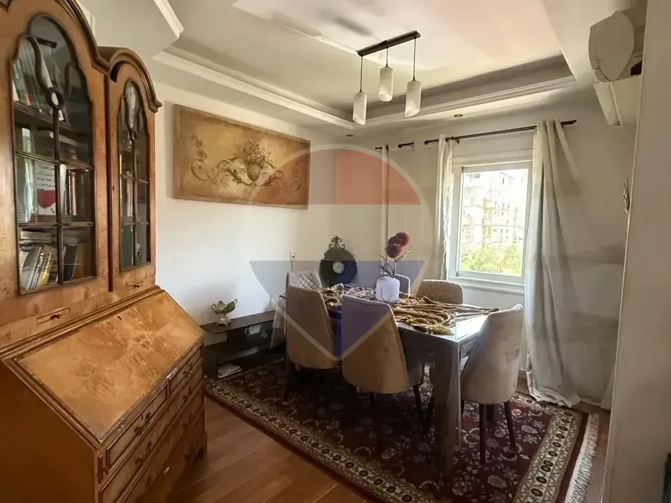 Fully Furnished Apartment in Beverly Hills