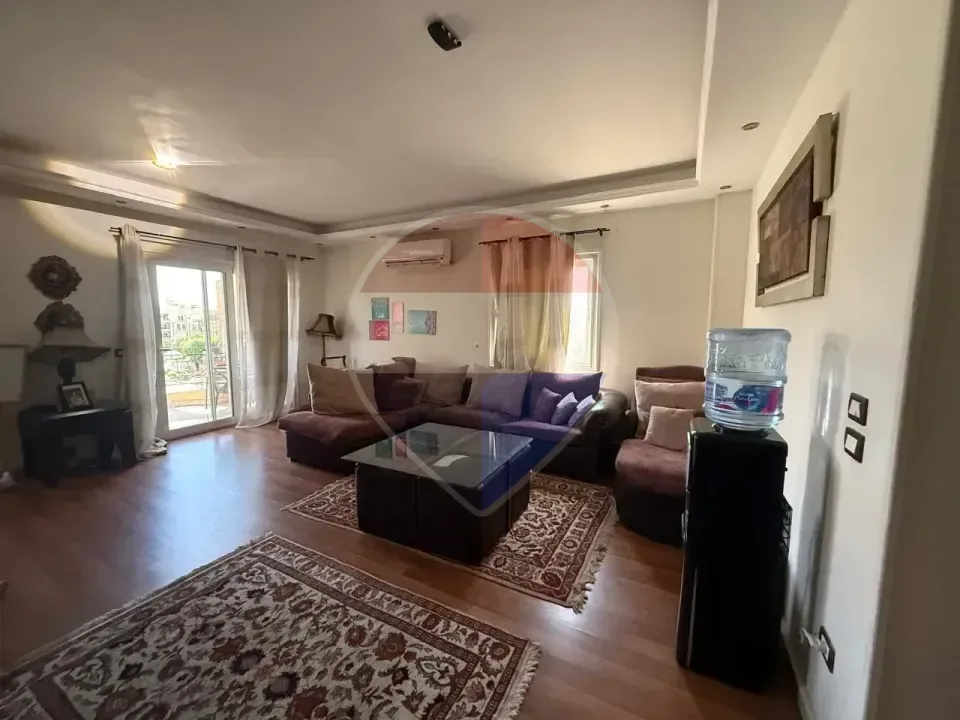 Fully Furnished Apartment in Beverly Hills