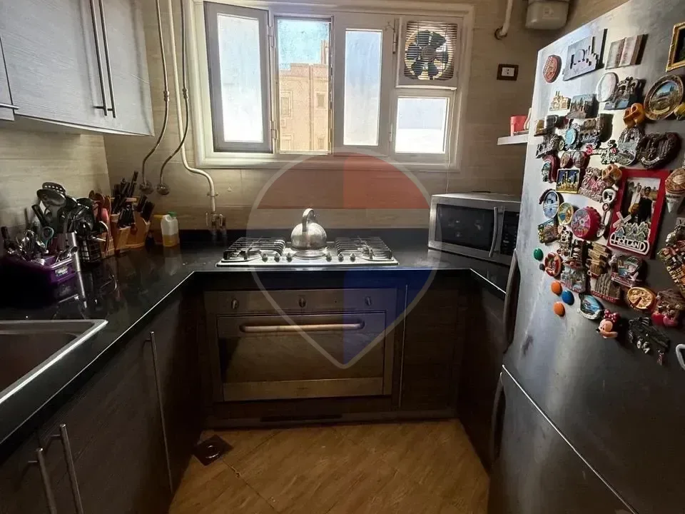 Fully Furnished Apartment in Beverly Hills