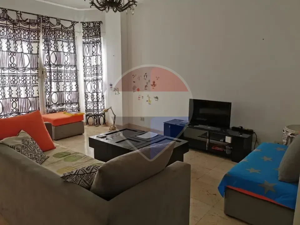 Apartment for Sale in Beverly Hills