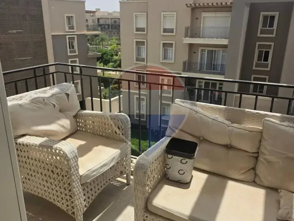 Furnished Studio with a Spacious Private Roof