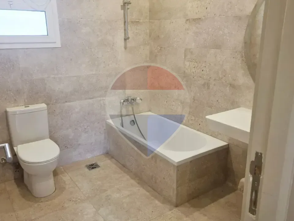 Furnished Studio with a Spacious Private Roof