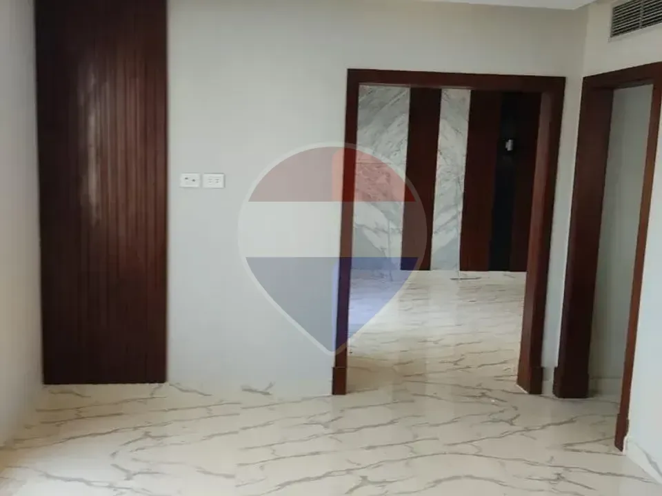 شقة مميزة للإبجار داخل Courtyard AEON بمساحة كبيرة