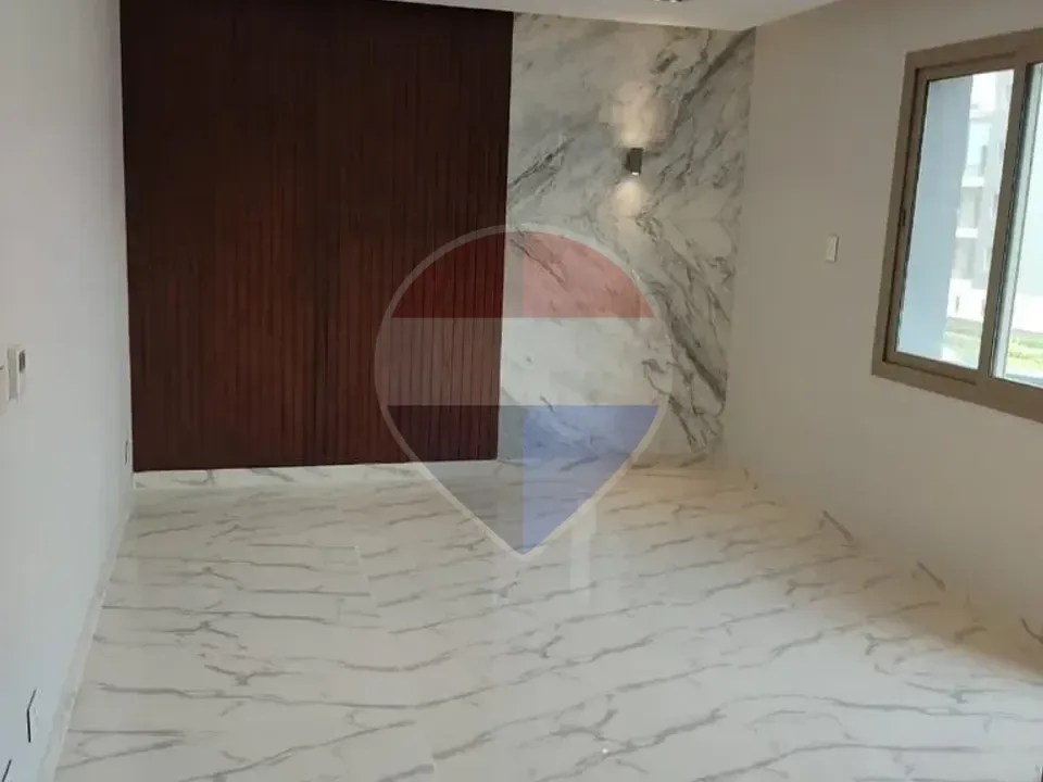 شقة مميزة للإبجار داخل Courtyard AEON بمساحة كبيرة